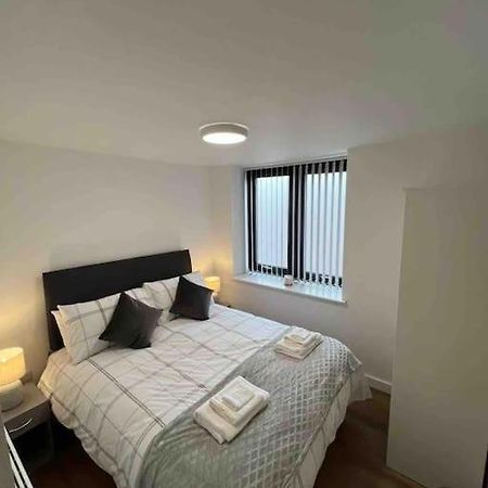 Ferienwohnung Newly Built 2 Bed Flat In The Heart Of Leek Exterior foto
