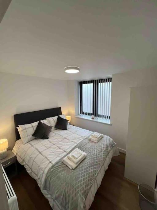 Ferienwohnung Newly Built 2 Bed Flat In The Heart Of Leek Exterior foto