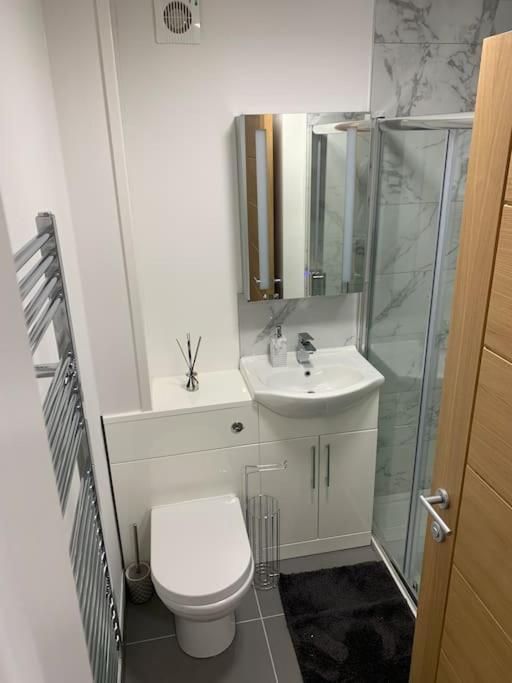 Ferienwohnung Newly Built 2 Bed Flat In The Heart Of Leek Exterior foto