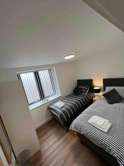 Ferienwohnung Newly Built 2 Bed Flat In The Heart Of Leek Exterior foto